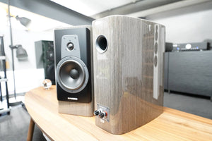 Dynaudio Contour 20i Grey Oak - Side Rear / Front