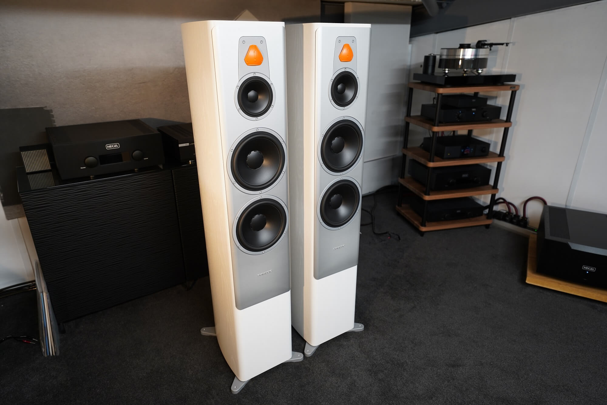 Dynaudio Contour 60 White Oak - Floorstanding Speakers - Used