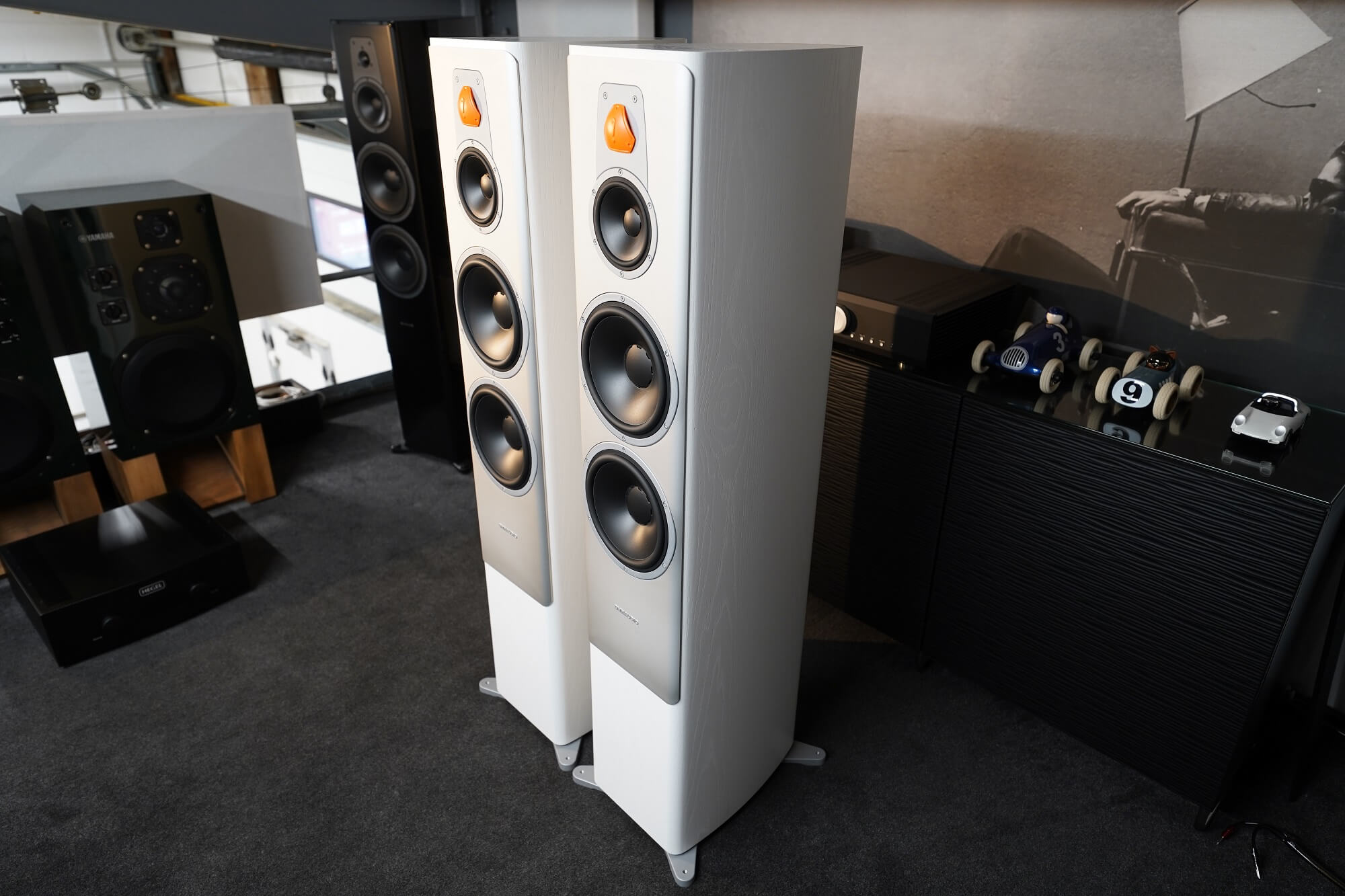 Dynaudio Contour 60 White Oak - Floorstanding Speakers - Used