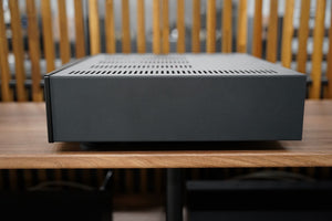 Hegel H190 - Right Side