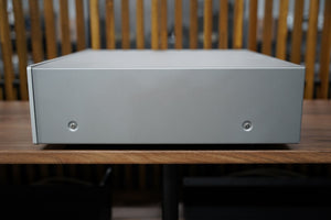 Luxman D-03X - Side Right