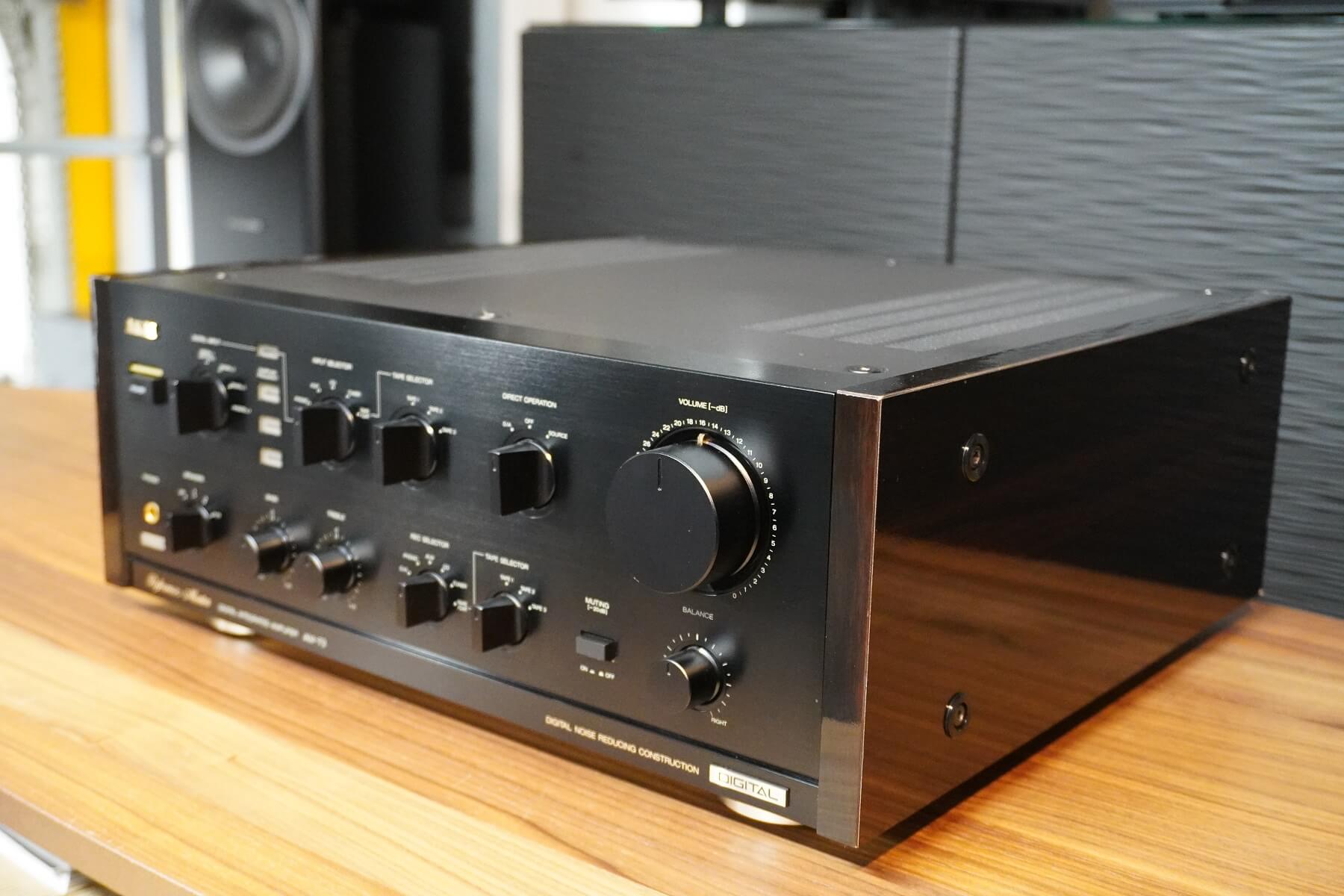 Akai AM-73 Digital Integrated Amplifier - Side 2