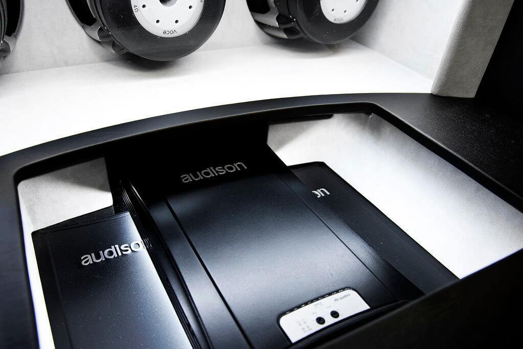 Audison Voce AV Quattro Install
