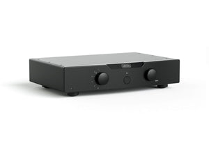 Hegel P30A - Front / Angle