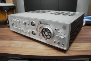 HiFi ROSE RA180 - Front / on table