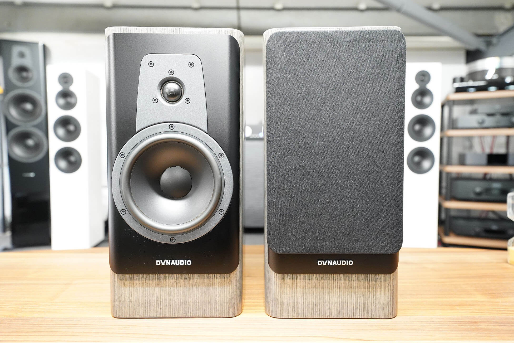Dynaudio Contour 20i Grey Oak - Standmount Speakers