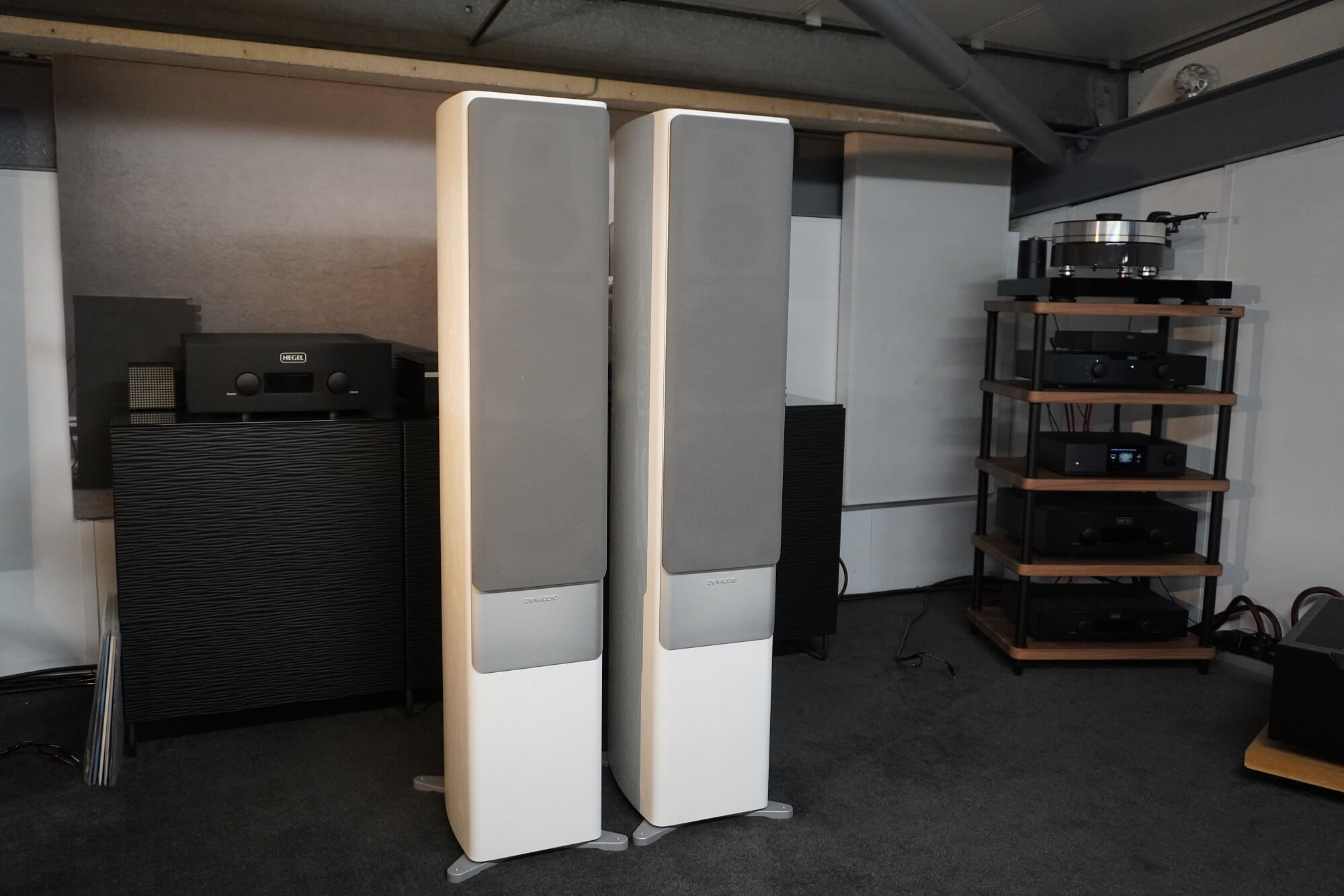 Dynaudio Contour 20 White Oak - Floorstanding Speakers - Used