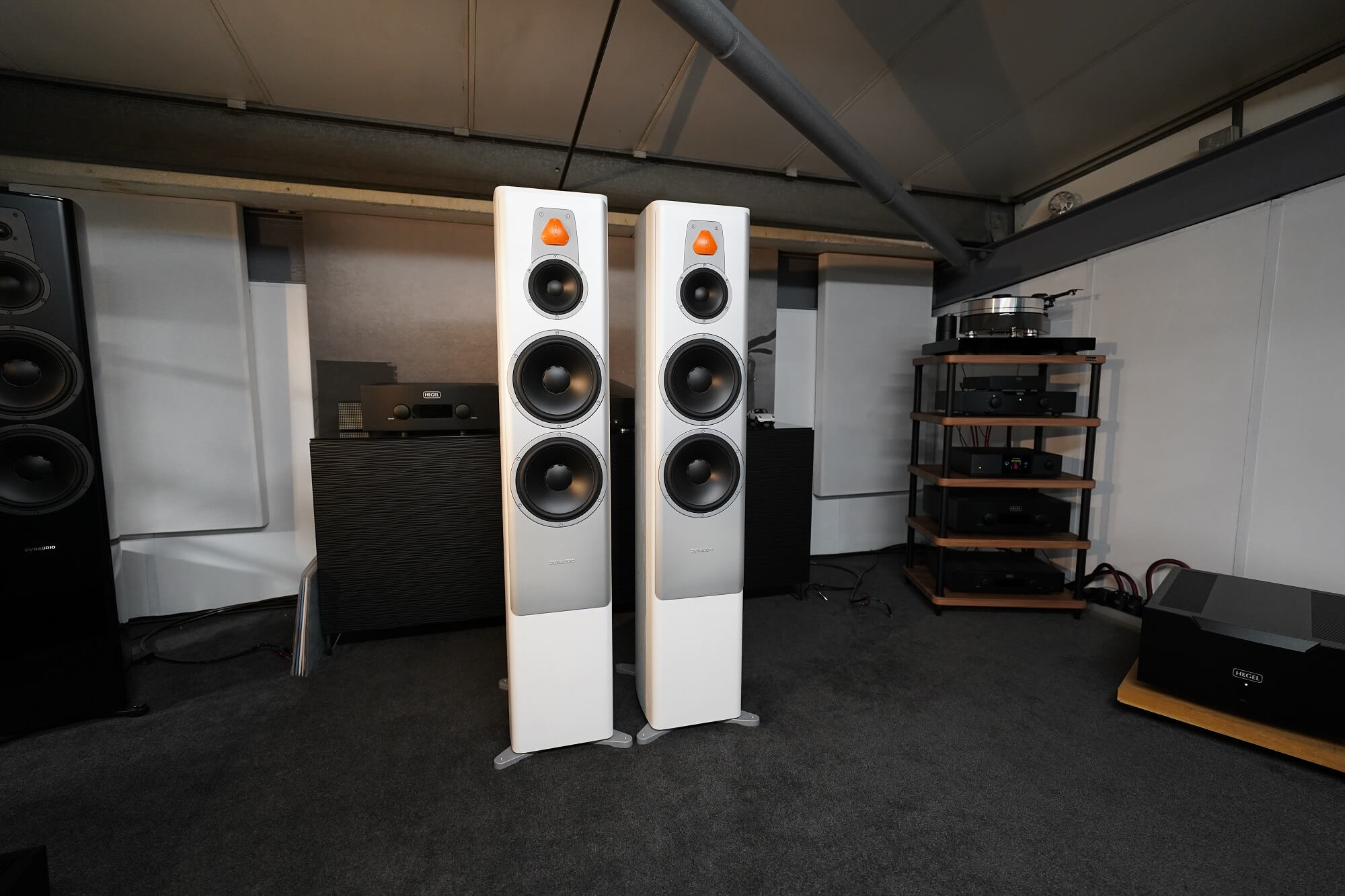 Dynaudio Contour 20 White Oak - Floorstanding Speakers - Used