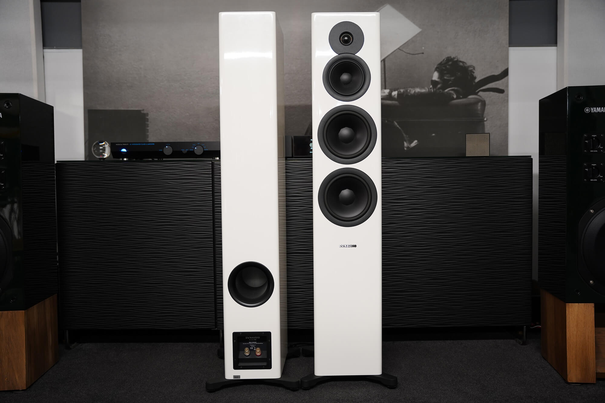 Dynaudio Evoke 50 White - Front and Rear