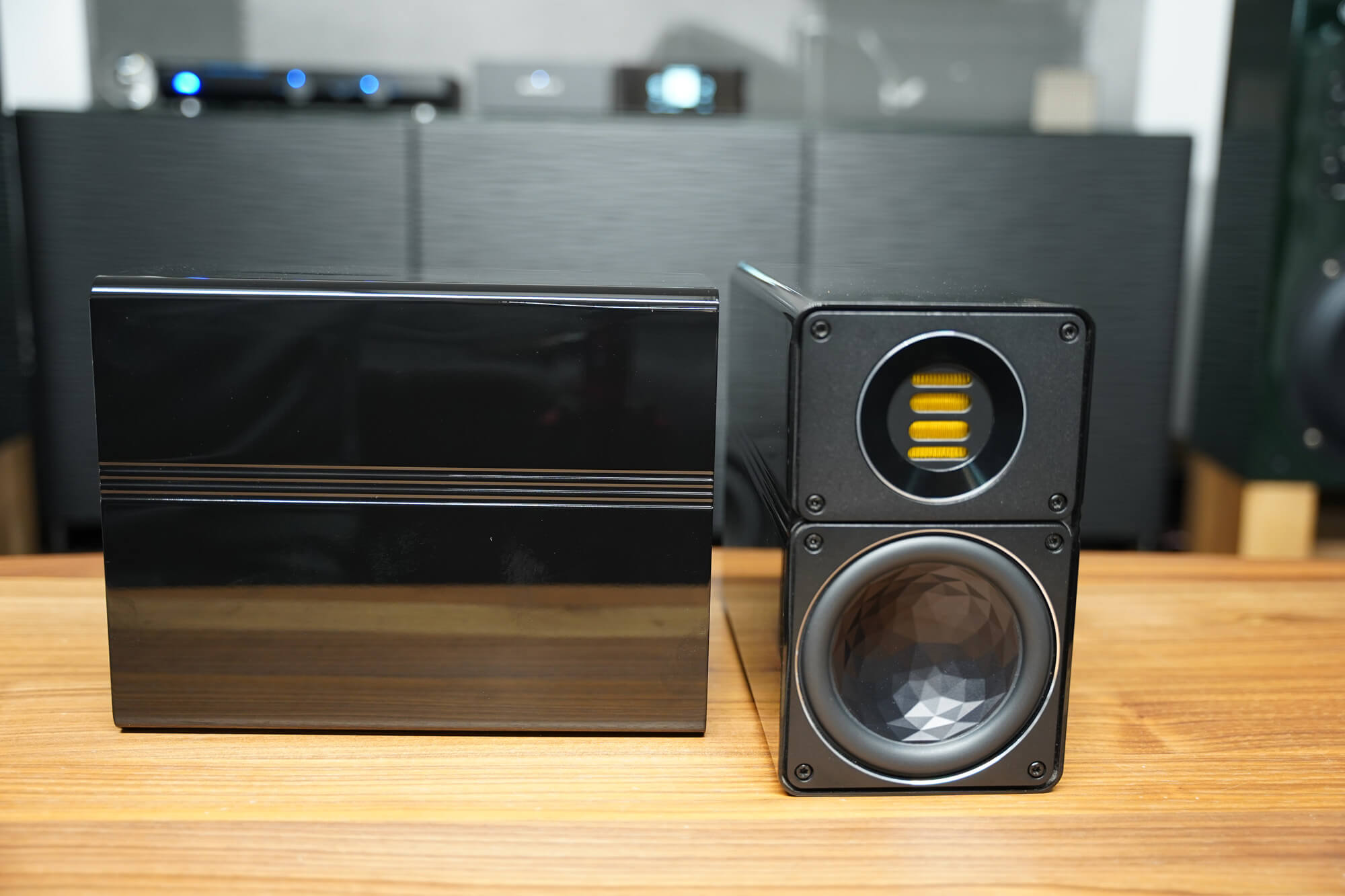 Elac BS 312 - Front and Side