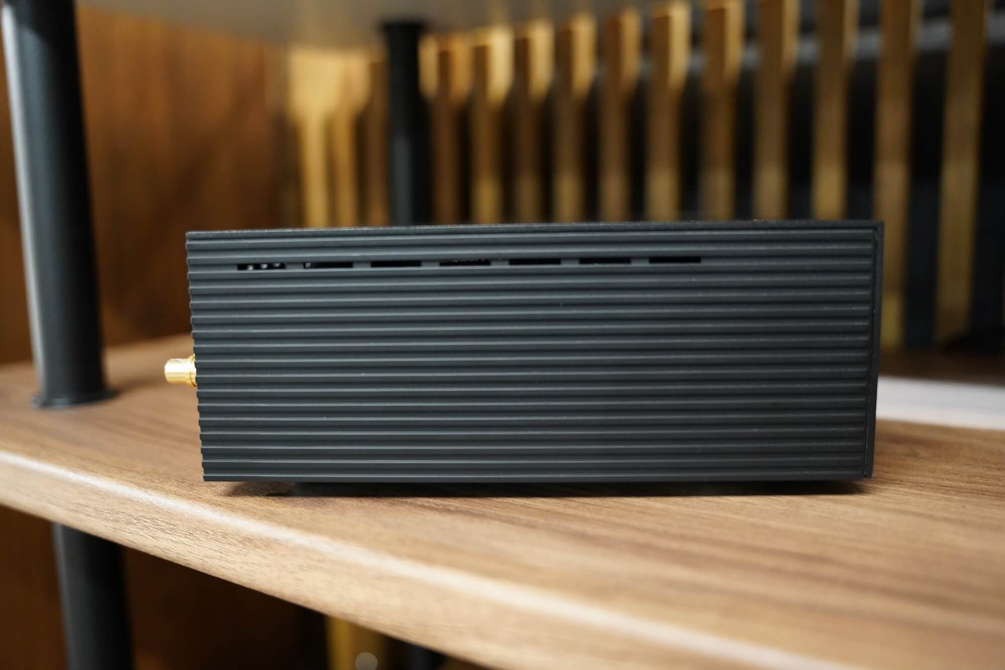 HiFi Rose RS250A - Side