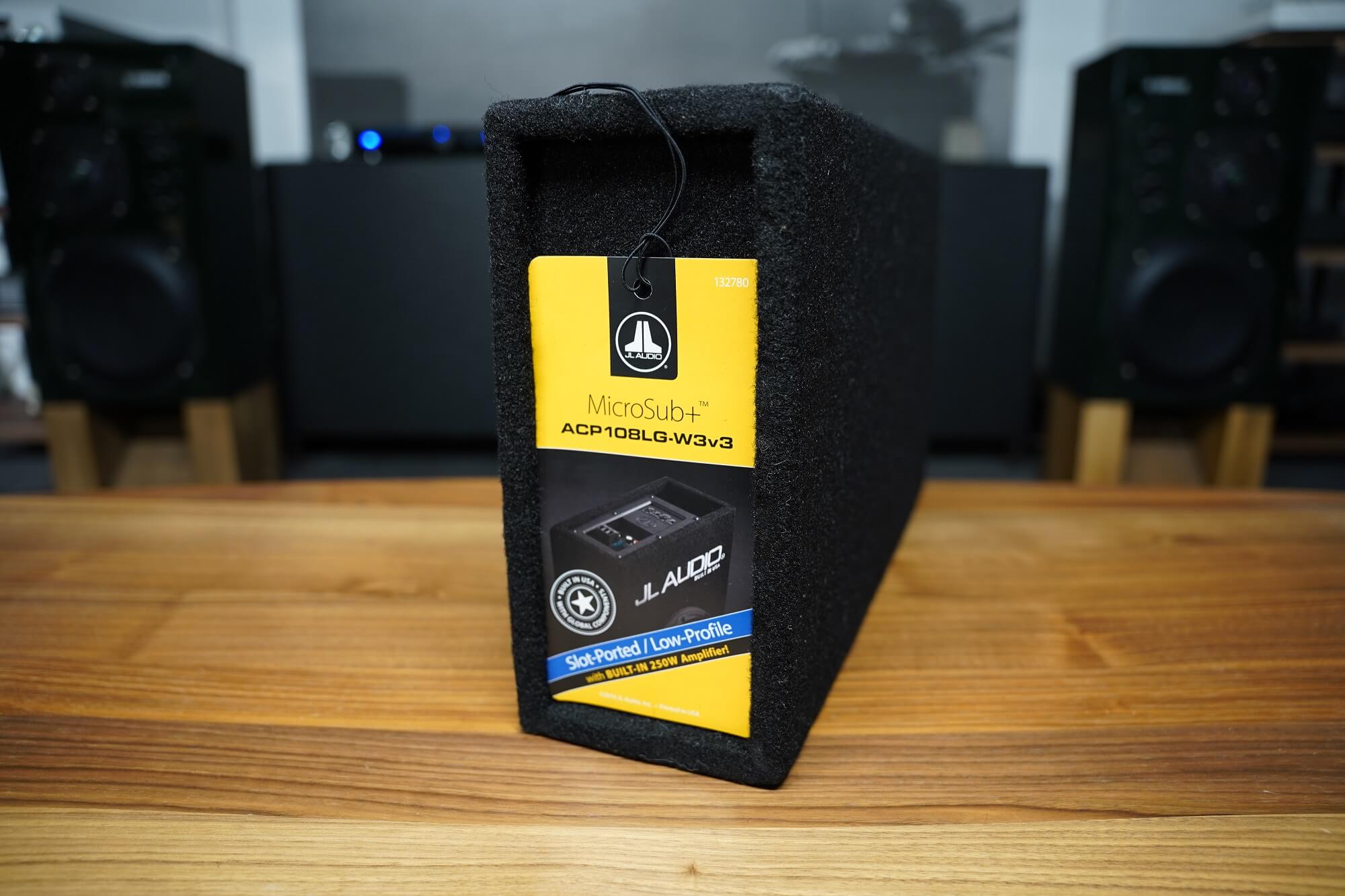 JL Audio ACP108LG-W3v3 - Side