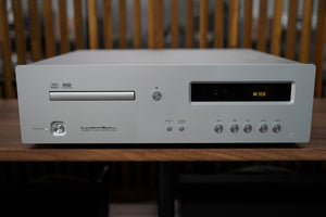 Luxman D-03X - Front Power On
