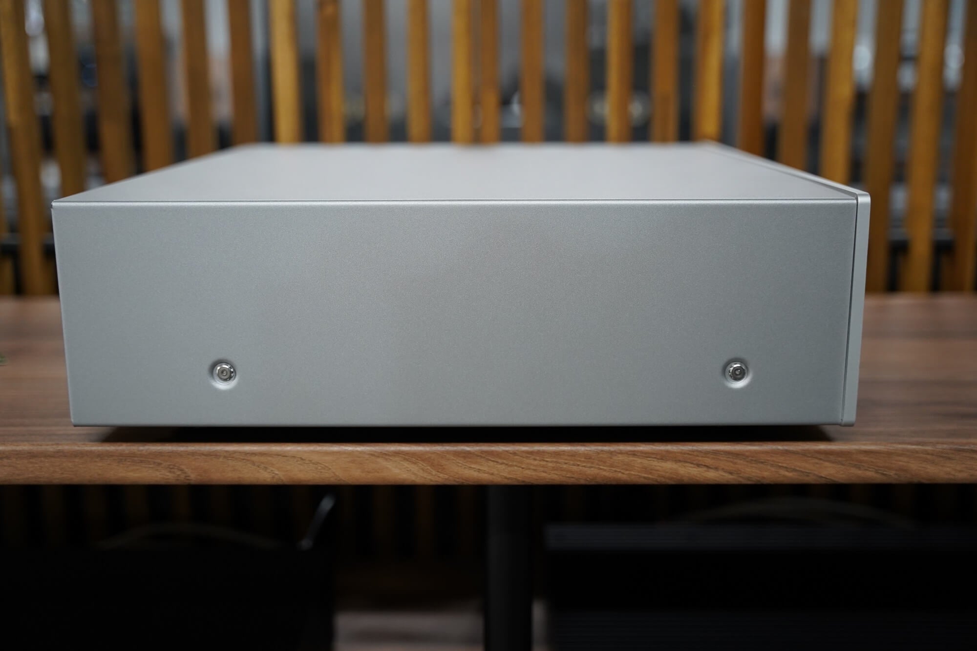 Luxman D-03X - Side Left