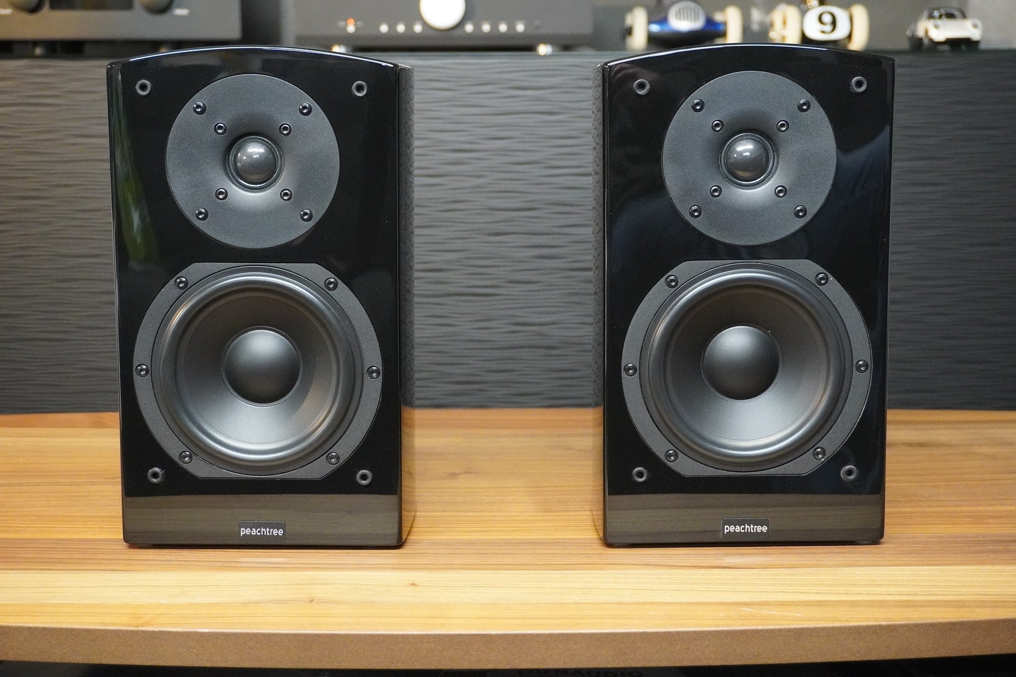 Peachtree Audio D5 - Without Grilles