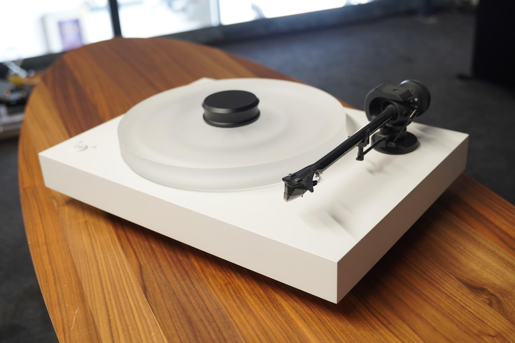 Pro-Ject X2 - White Turntable - Side 2