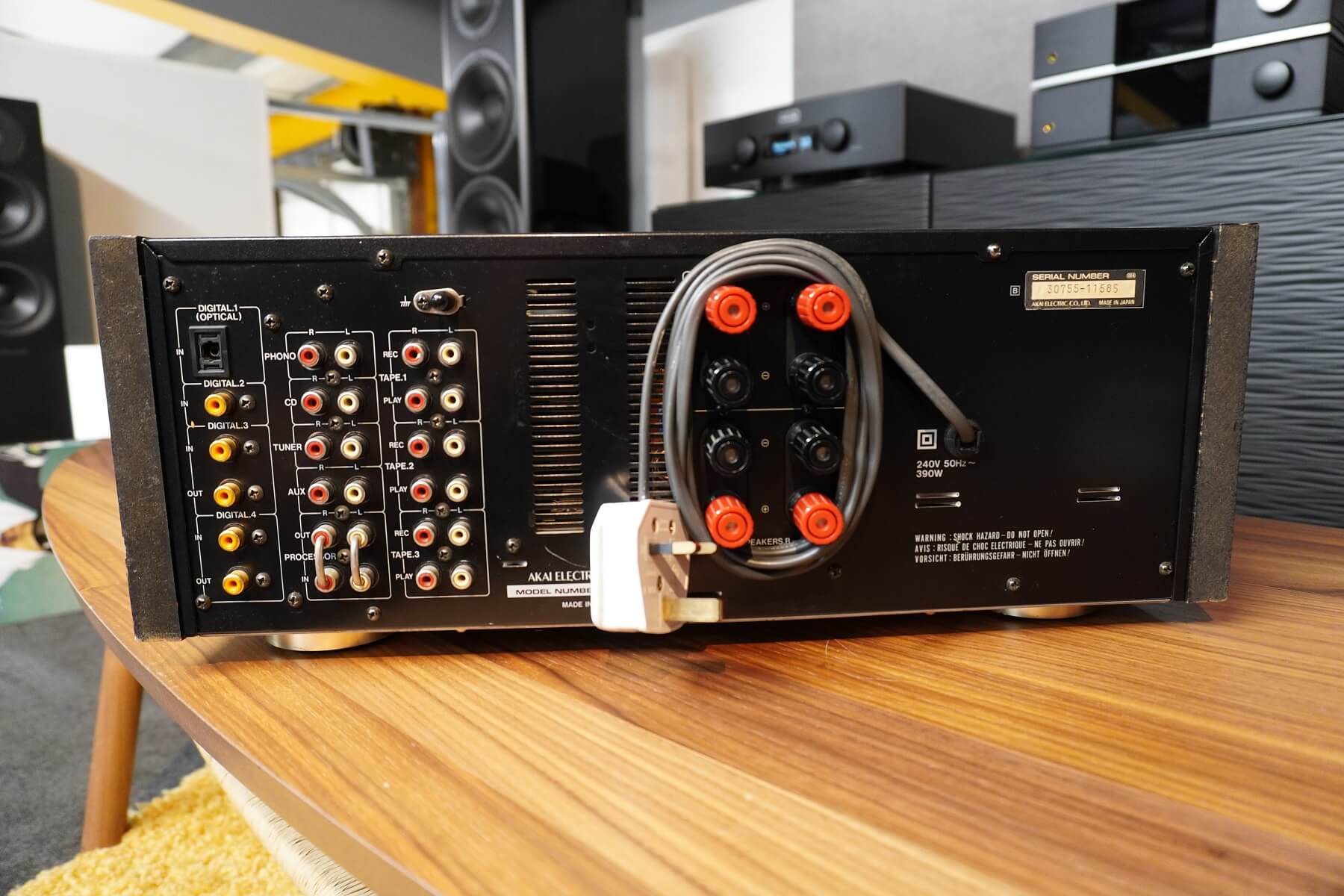 Akai AM-73 Digital Integrated Amplifier - Rear